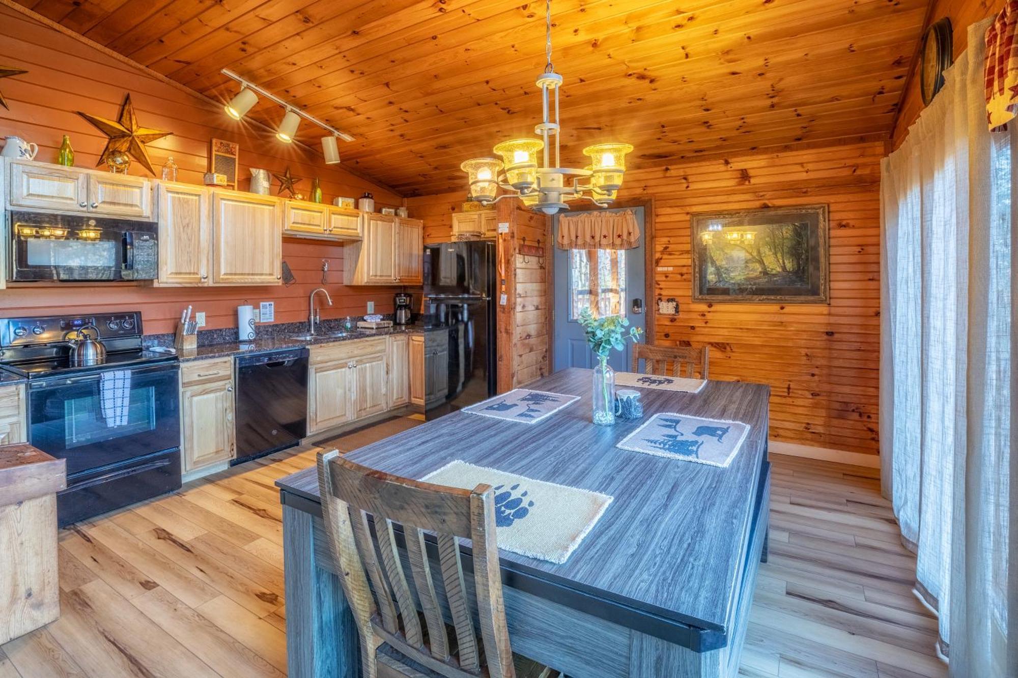 Real Log Cabin With Amazing Views, Hot Tub, Sauna, Games Gatlinburg Dış mekan fotoğraf