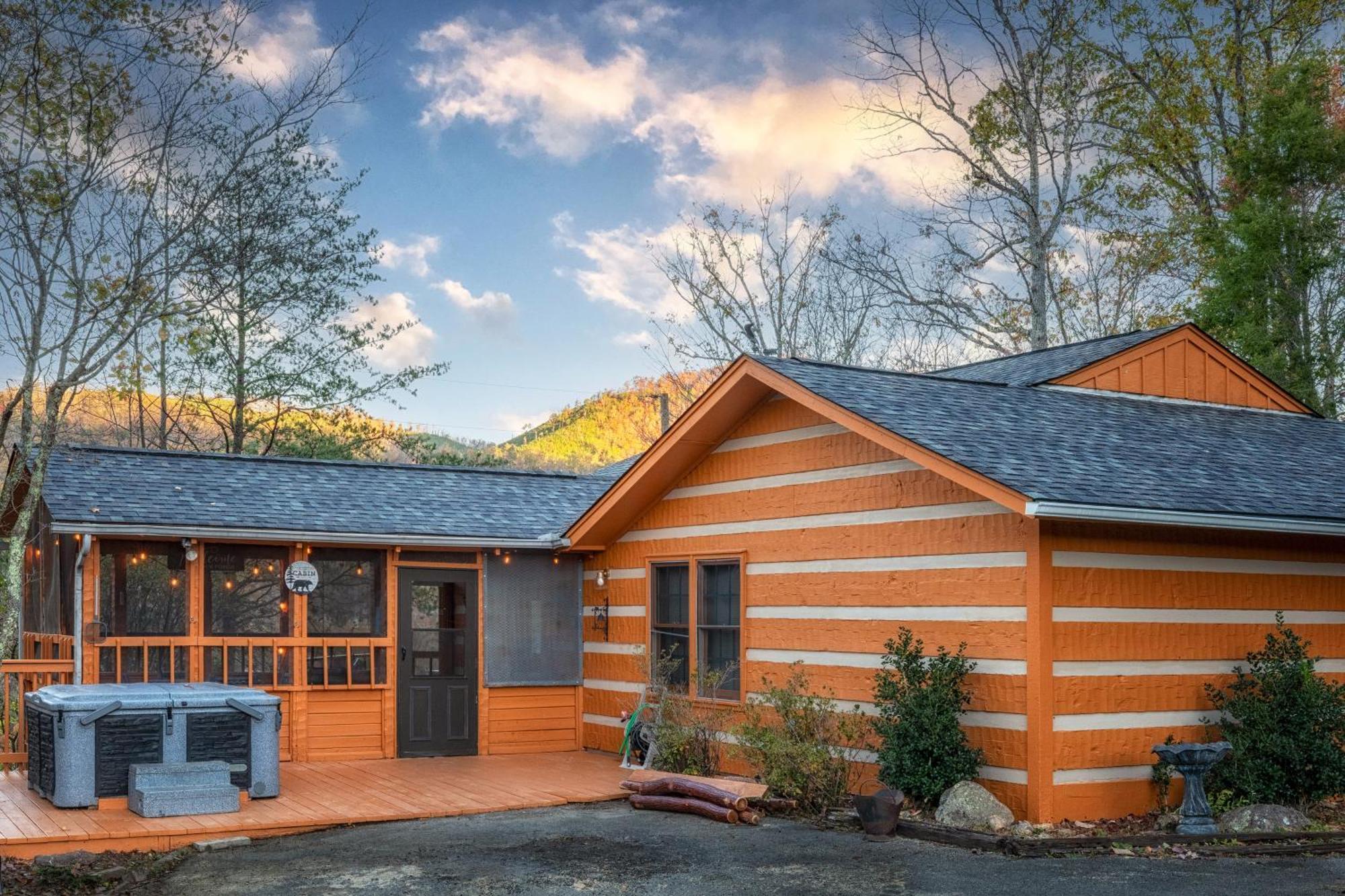 Real Log Cabin With Amazing Views, Hot Tub, Sauna, Games Gatlinburg Dış mekan fotoğraf