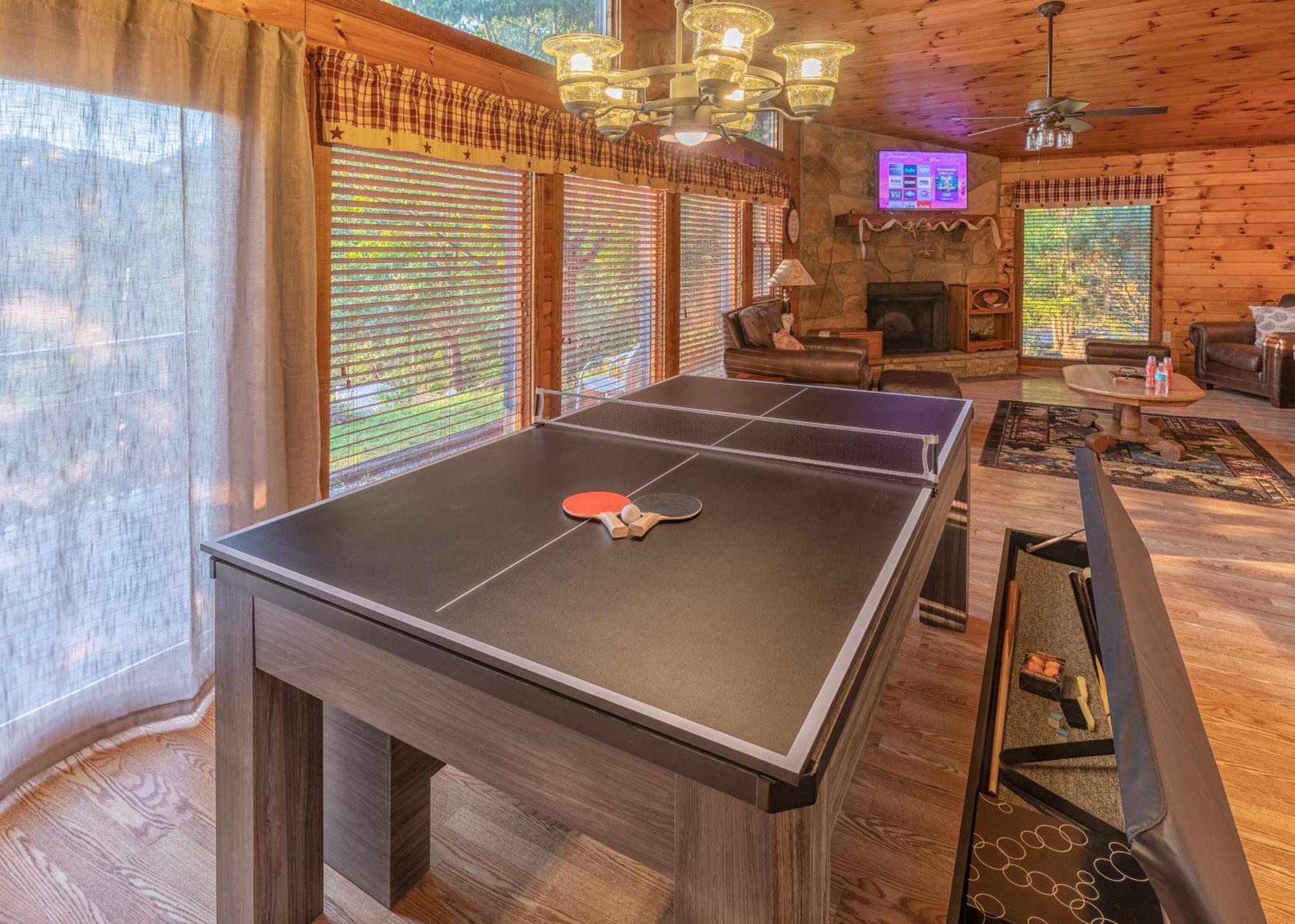Real Log Cabin With Amazing Views, Hot Tub, Sauna, Games Gatlinburg Dış mekan fotoğraf