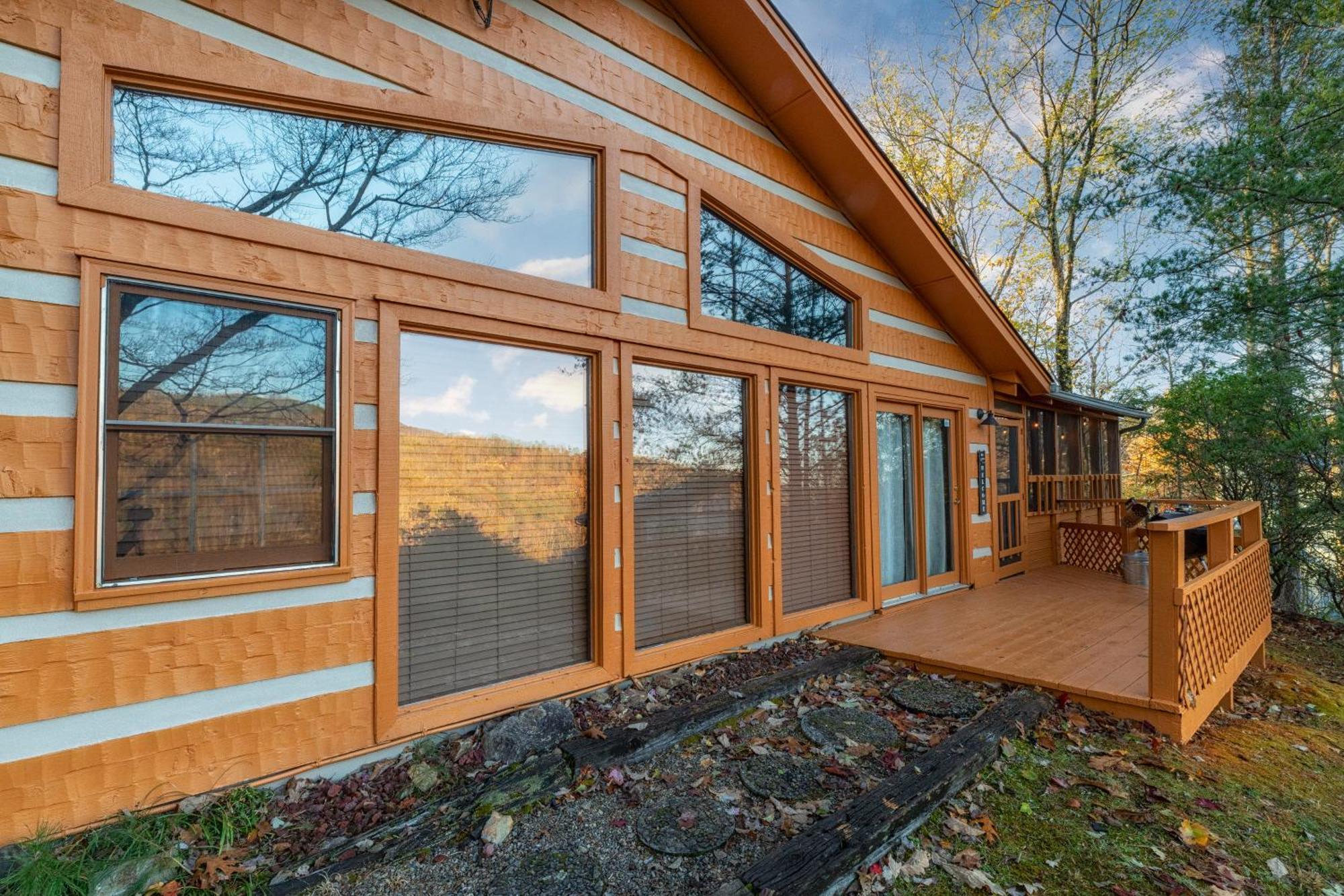Real Log Cabin With Amazing Views, Hot Tub, Sauna, Games Gatlinburg Dış mekan fotoğraf