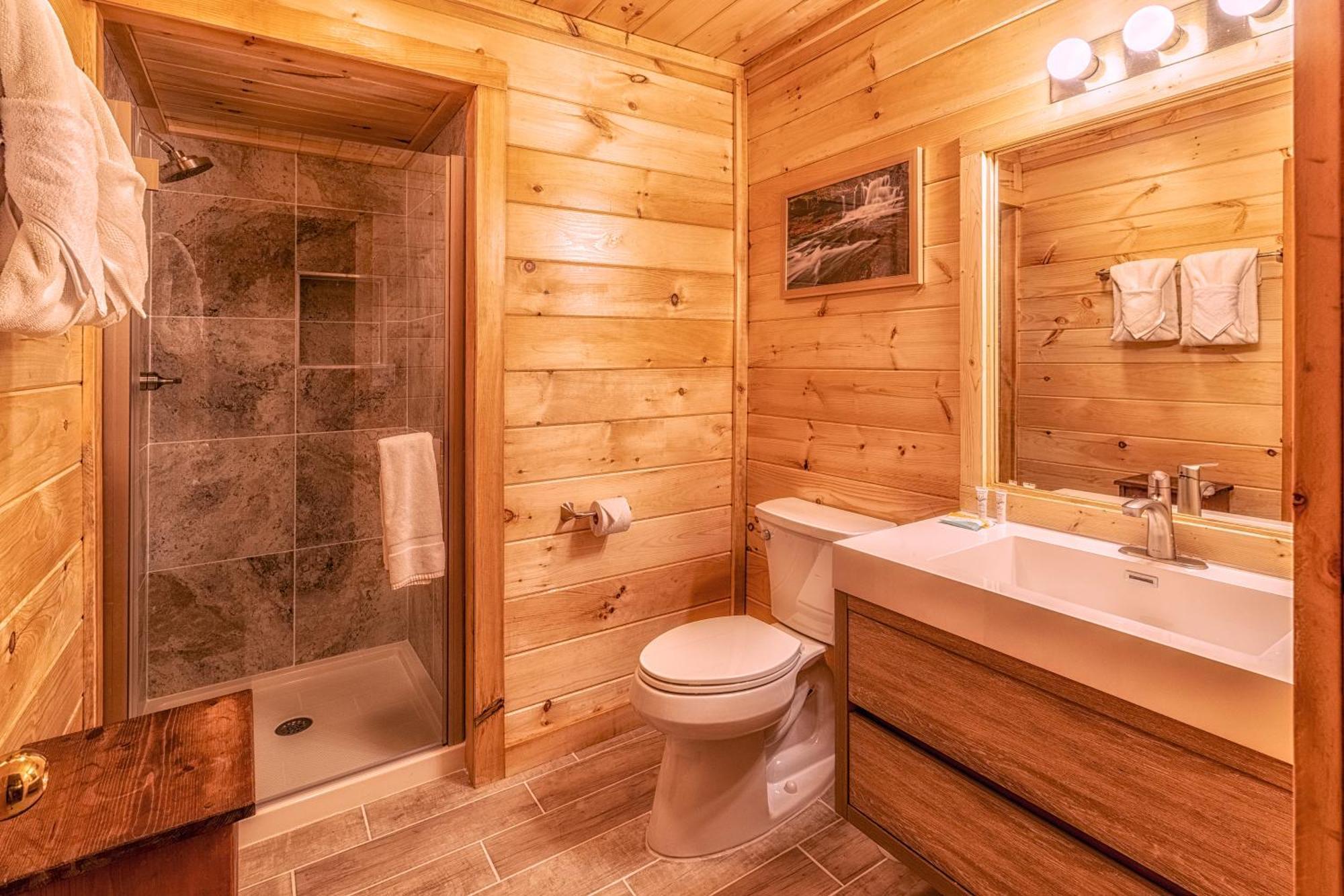 Real Log Cabin With Amazing Views, Hot Tub, Sauna, Games Gatlinburg Dış mekan fotoğraf