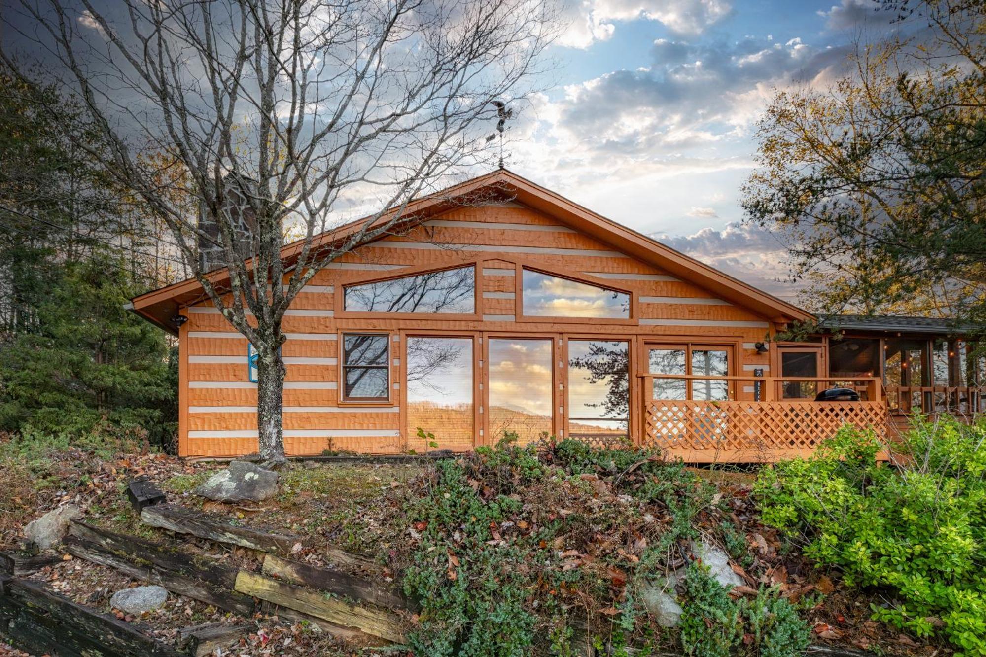 Real Log Cabin With Amazing Views, Hot Tub, Sauna, Games Gatlinburg Dış mekan fotoğraf